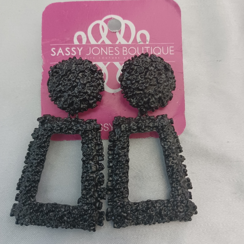 Sassy Jones Earrings